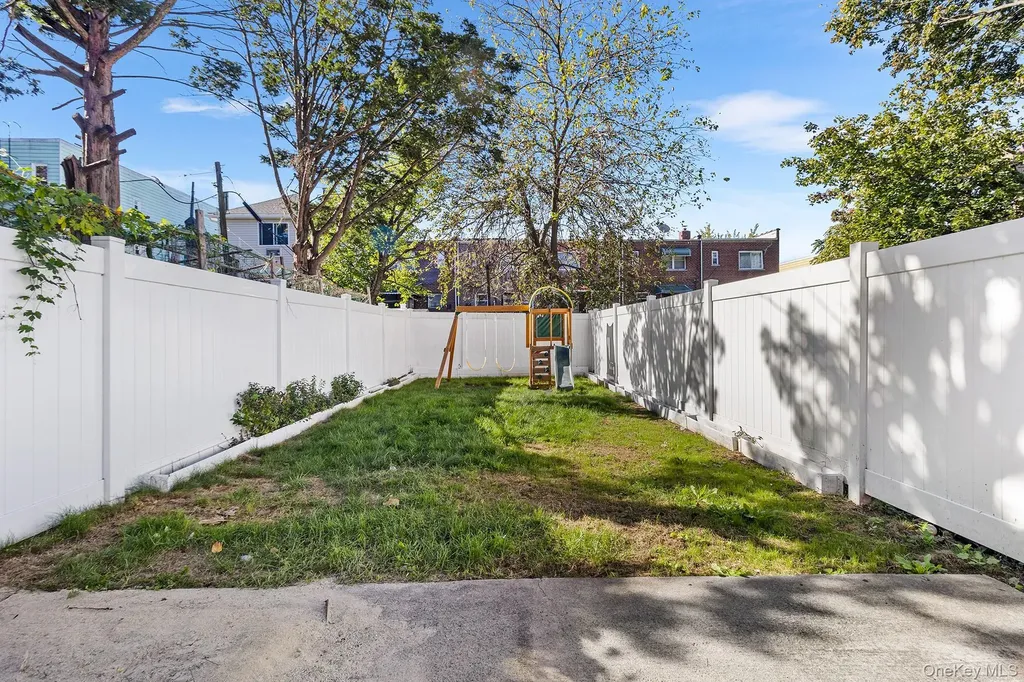 836 E 221st Street Bronx NY 10467