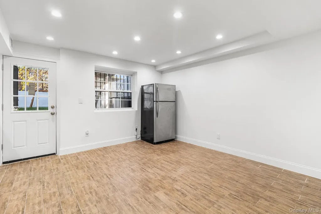 836 E 221st Street Bronx NY 10467