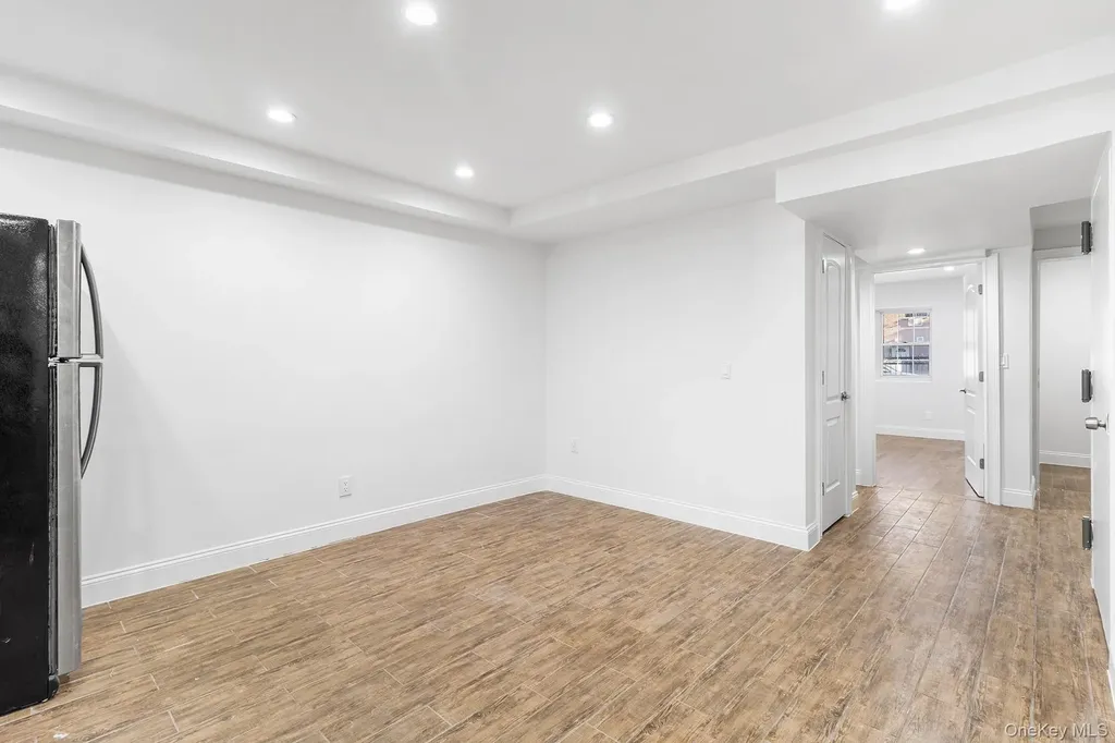 836 E 221st Street Bronx NY 10467