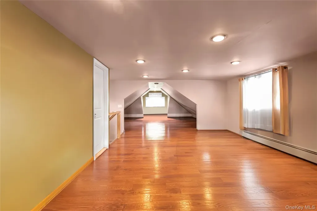 10 3rd Street Rosedale NY 11422