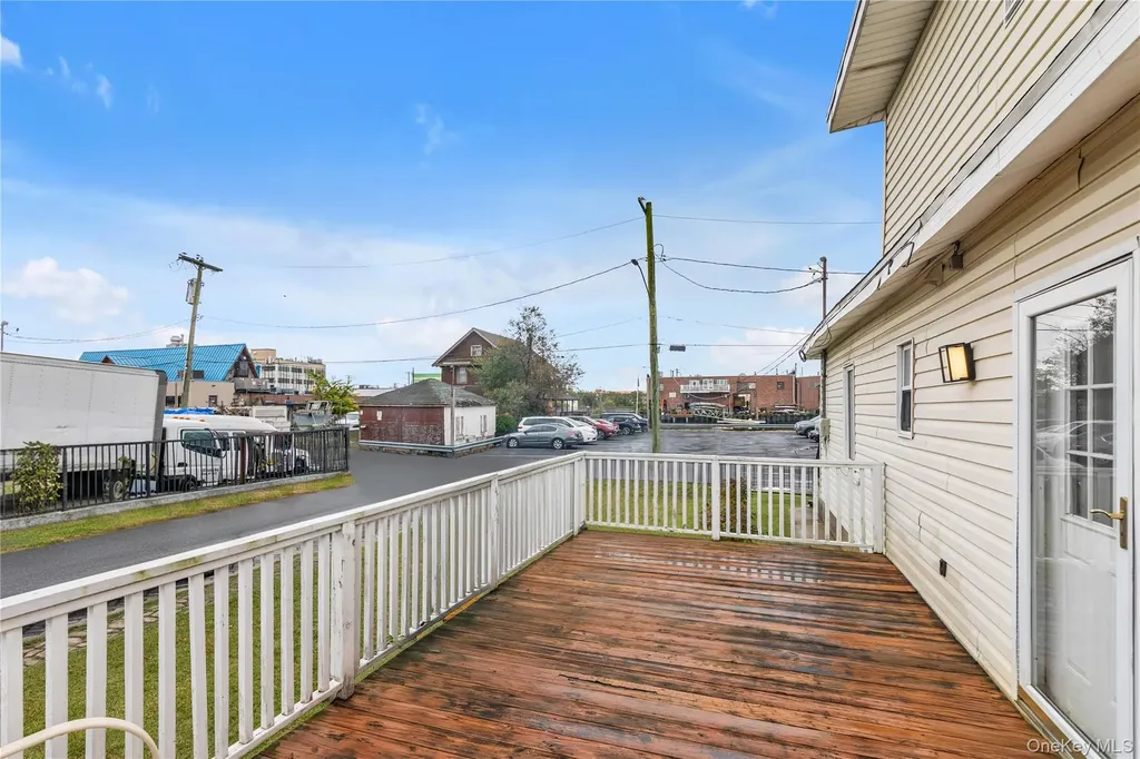 10 3rd Street Rosedale NY 11422