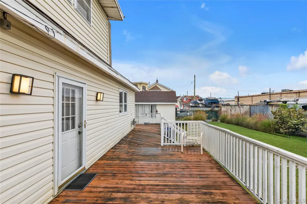 10 3rd Street Rosedale NY 11422