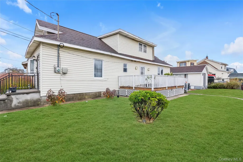 10 3rd Street Rosedale NY 11422