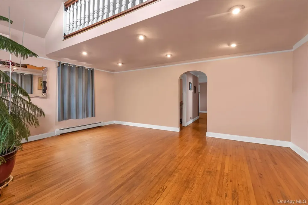 10 3rd Street Rosedale NY 11422