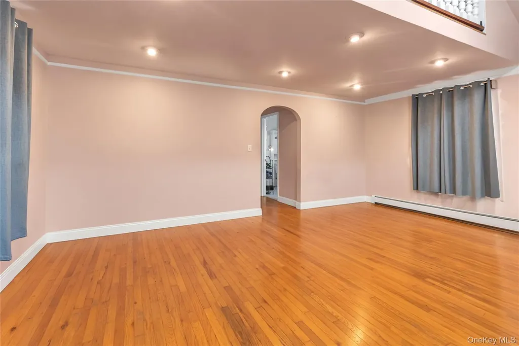 10 3rd Street Rosedale NY 11422