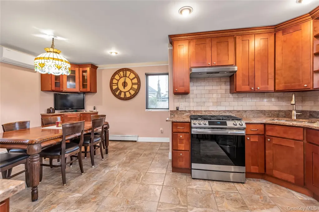 10 3rd Street Rosedale NY 11422