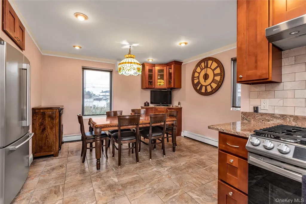 10 3rd Street Rosedale NY 11422