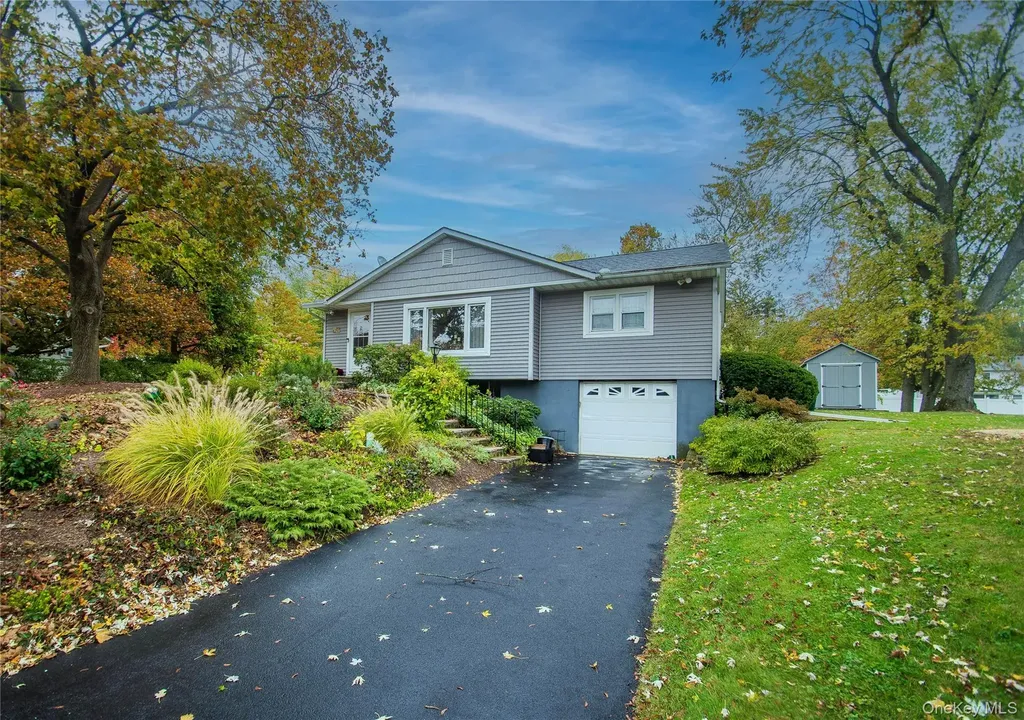 12 Provost Drive New Windsor NY 12553