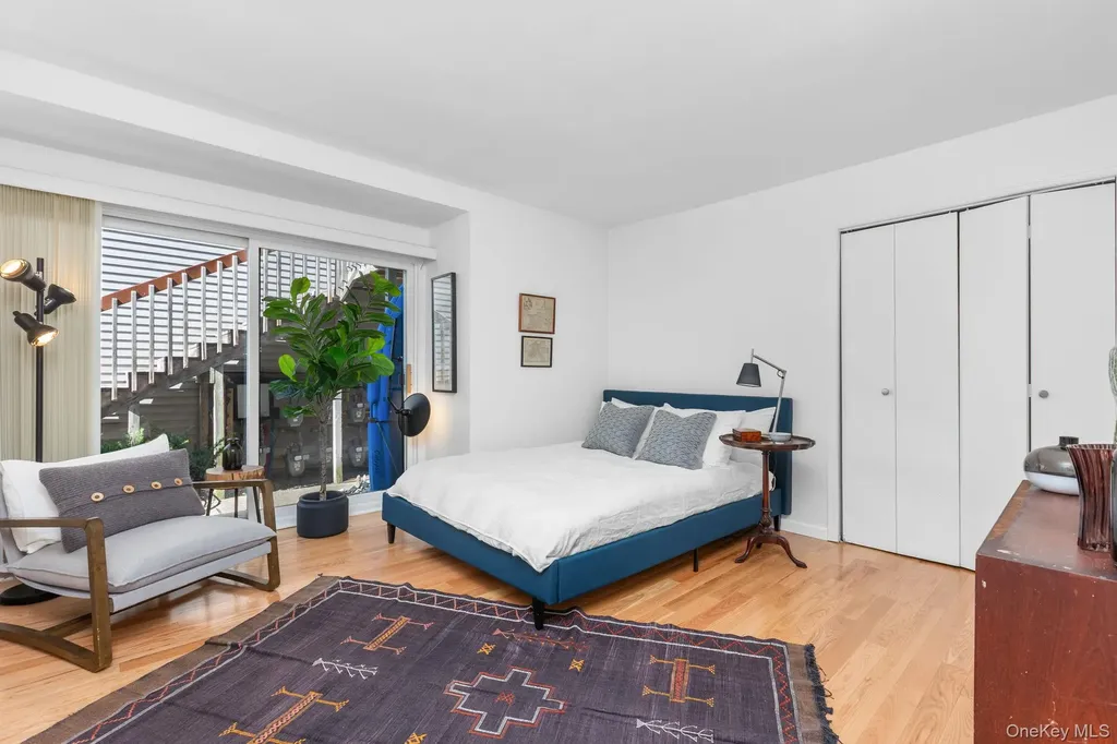 8 Deepwater Way Bronx NY 10464