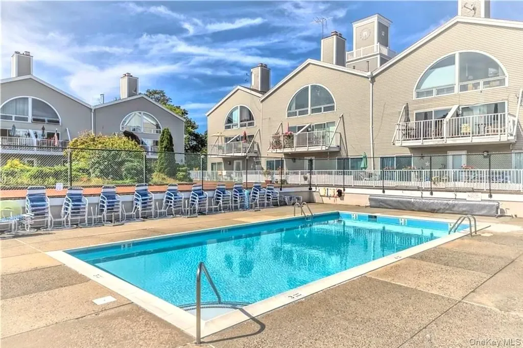 8 Deepwater Way Bronx NY 10464