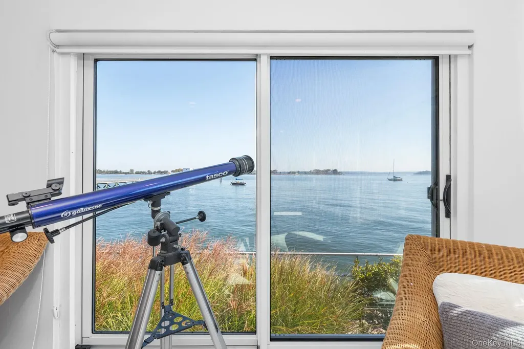 8 Deepwater Way Bronx NY 10464