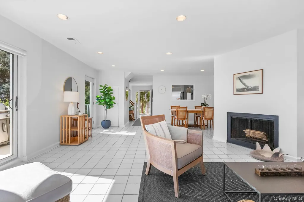 8 Deepwater Way Bronx NY 10464