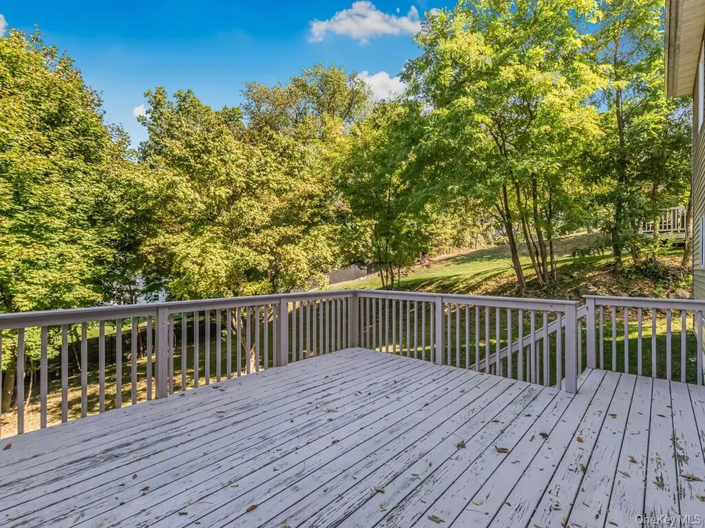 25 Midway Road White Plains NY 10607