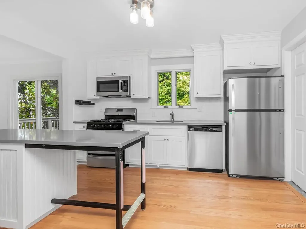 25 Midway Road White Plains NY 10607