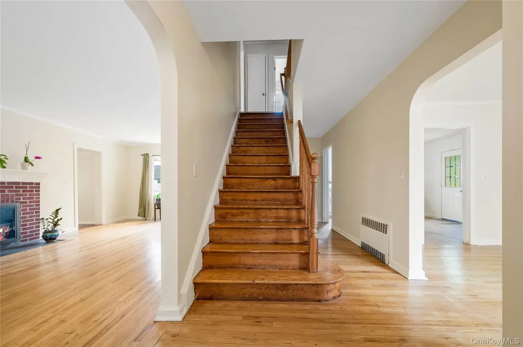 28 Elizabeth Avenue Hempstead NY 11550