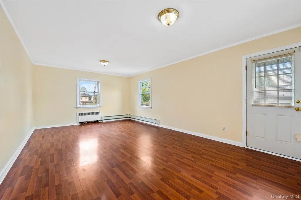 28 Elizabeth Avenue Hempstead NY 11550