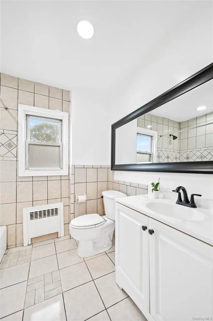 28 Elizabeth Avenue Hempstead NY 11550
