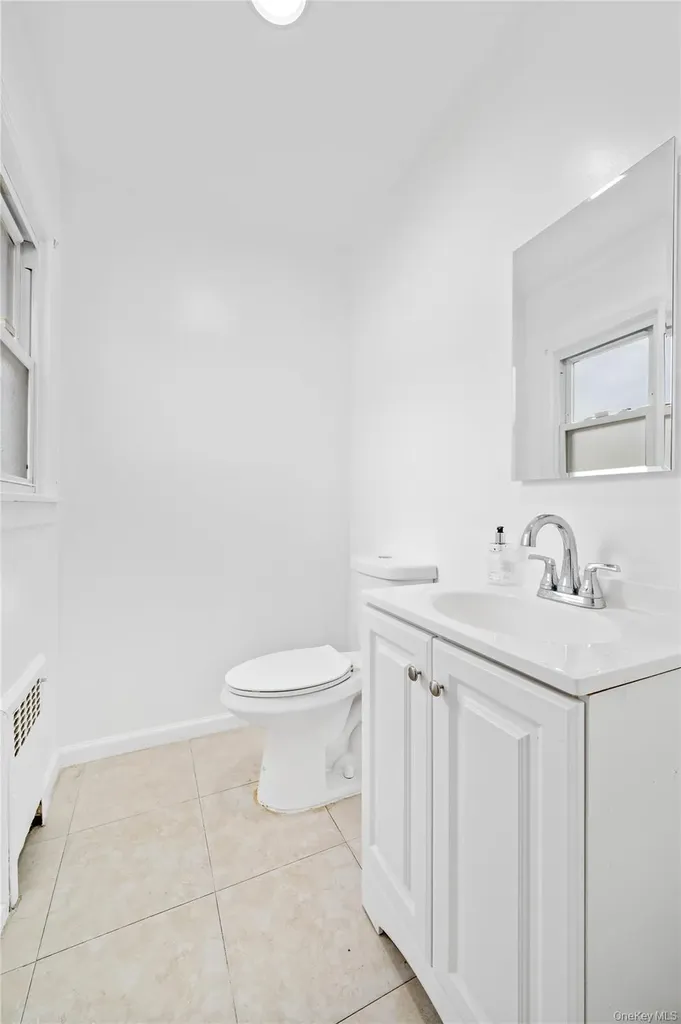 28 Elizabeth Avenue Hempstead NY 11550