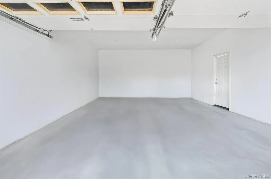 28 Elizabeth Avenue Hempstead NY 11550