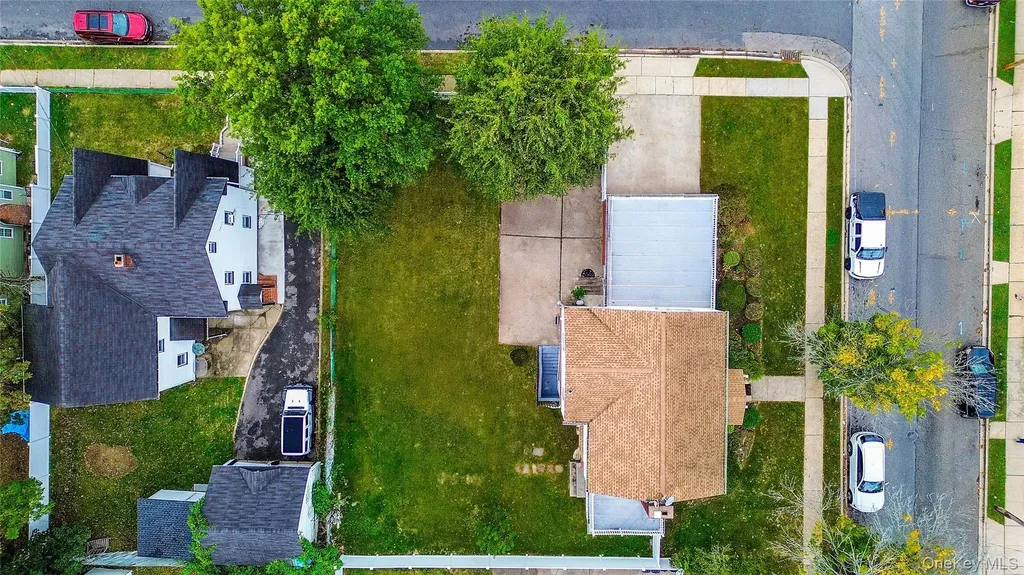 28 Elizabeth Avenue Hempstead NY 11550