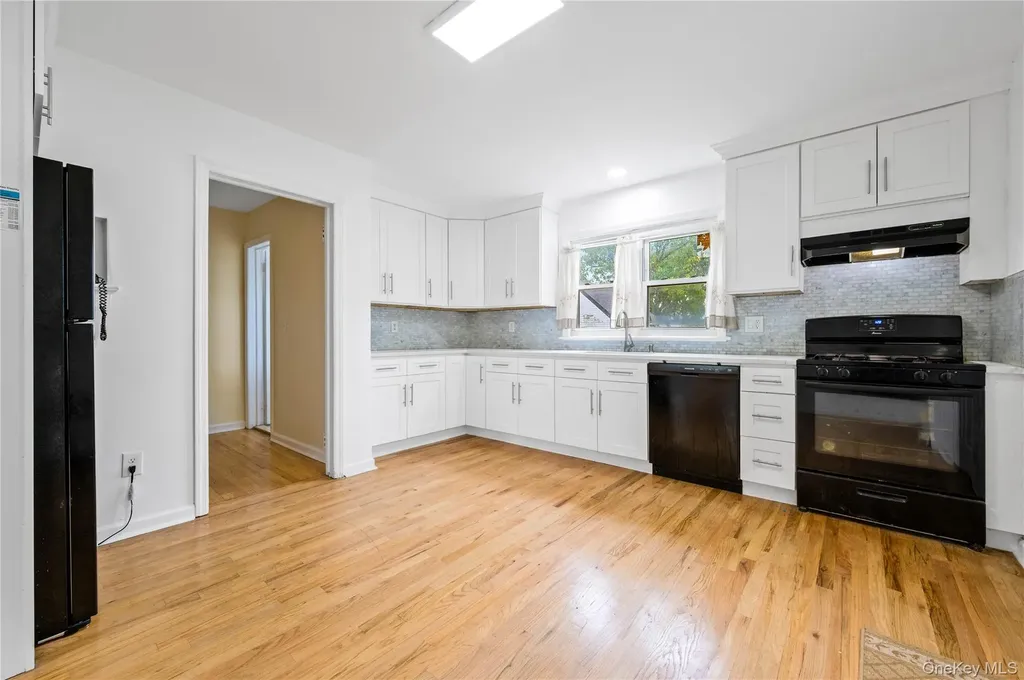 28 Elizabeth Avenue Hempstead NY 11550