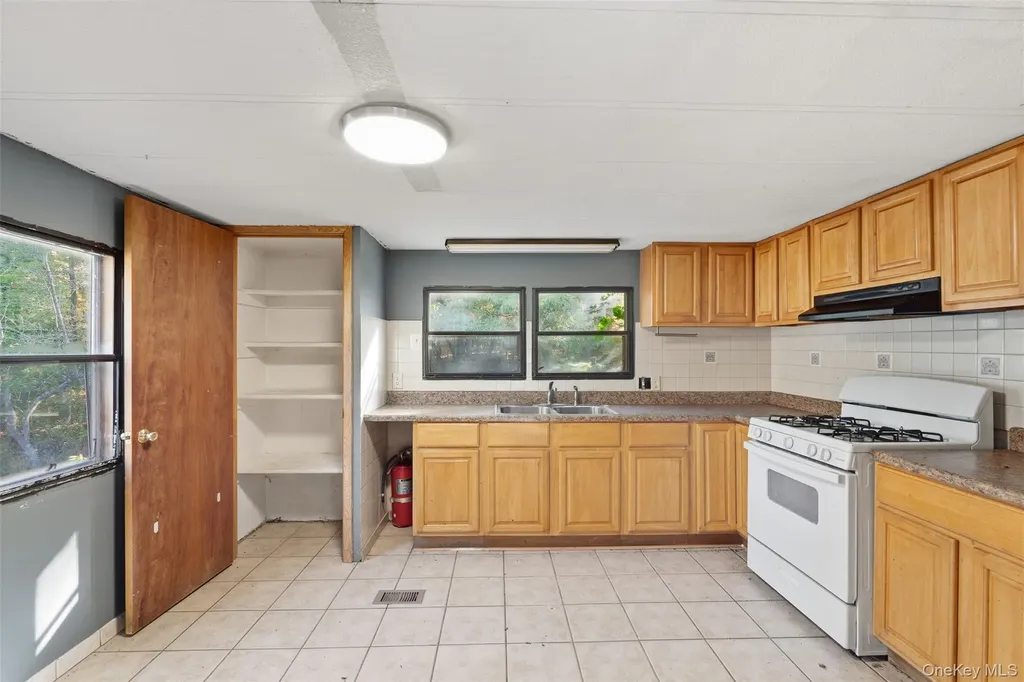 215 Old Rt-32 Highland Mills NY 10930