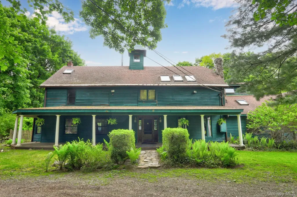 1780 Strawberry Road Mohegan Lake NY 10547