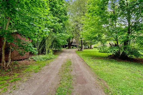 1780 Strawberry Road Mohegan Lake NY 10547