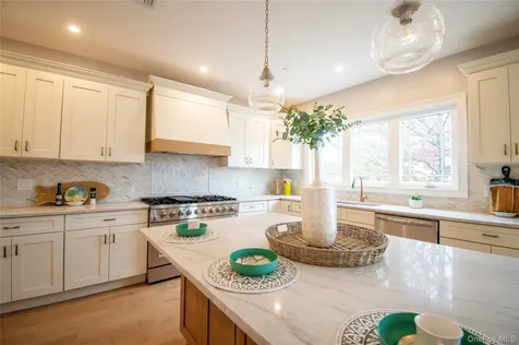 3004 Harbor Street Baldwin Harbor NY 11510