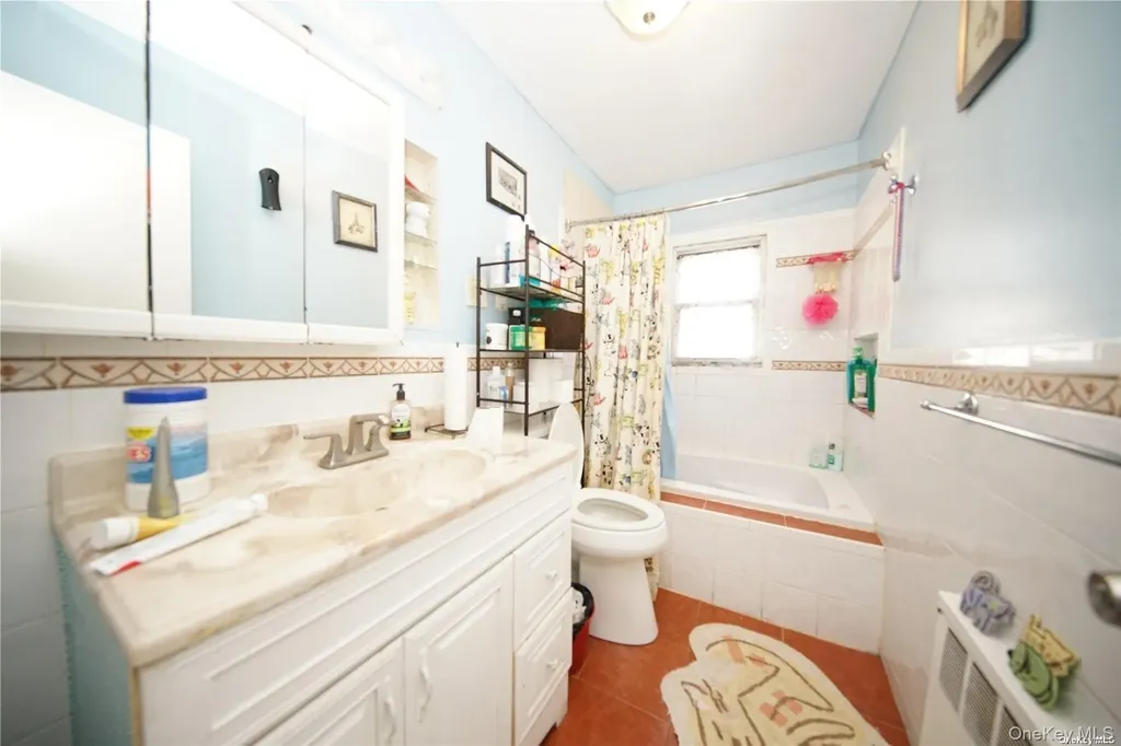 32 Stowe Place Hempstead NY 11550