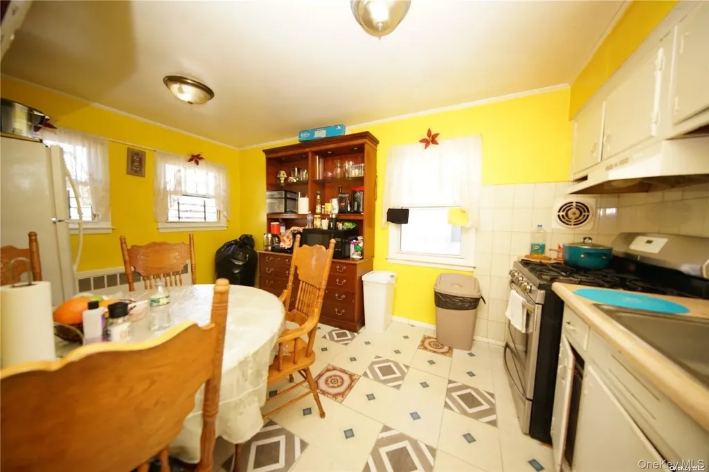 32 Stowe Place Hempstead NY 11550
