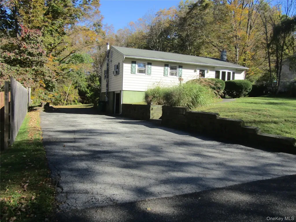 3 Marshall Drive Poughkeepsie NY 12601