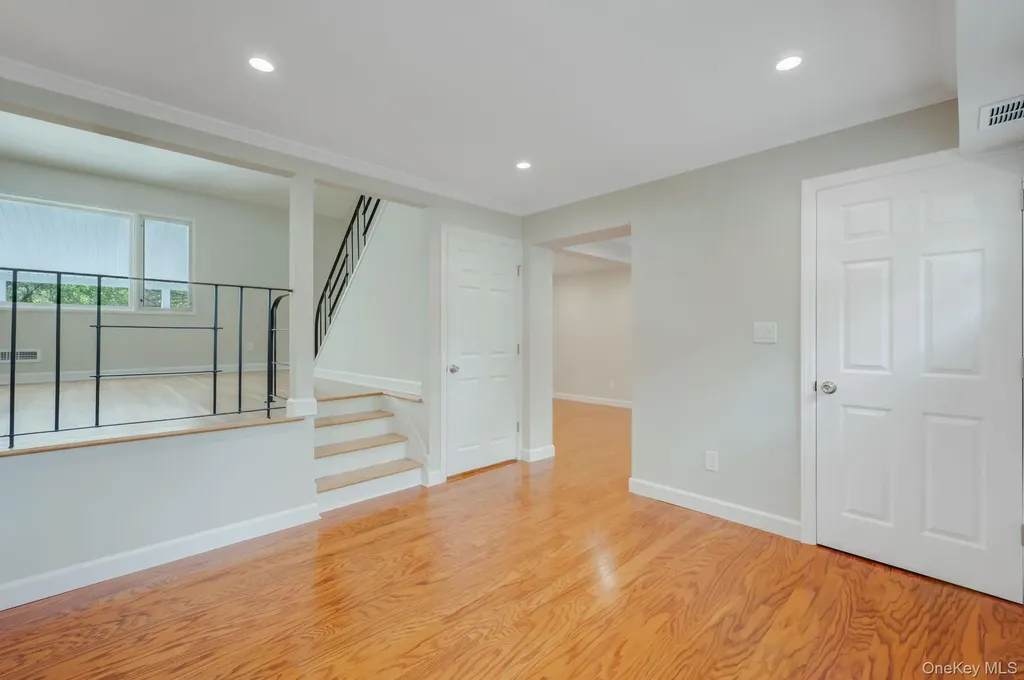 11 Lucille Lane Commack NY 11725
