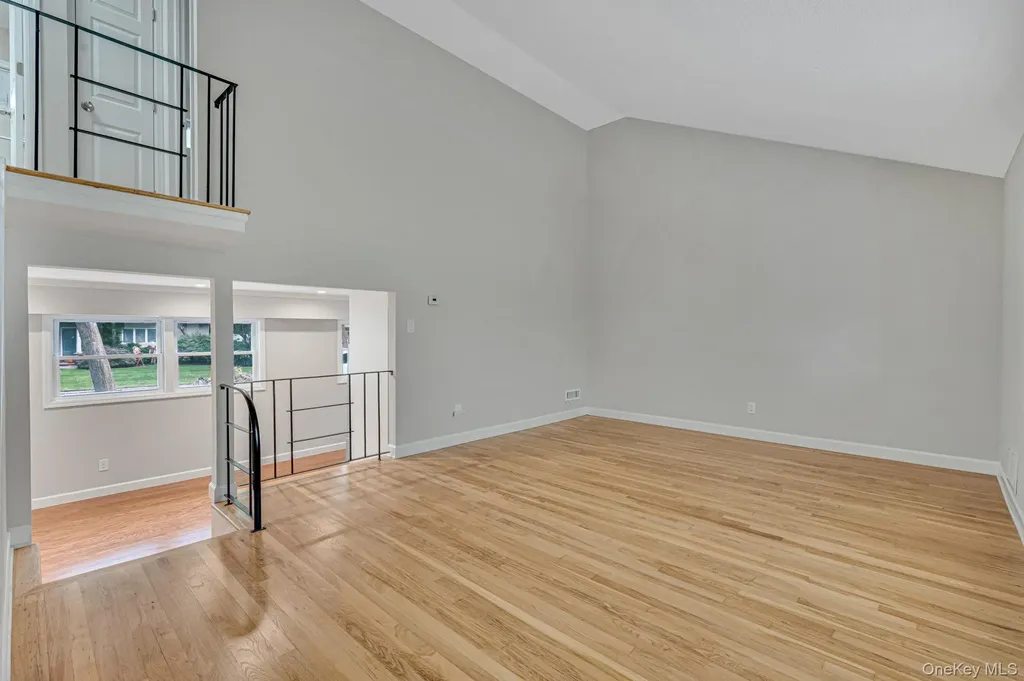 11 Lucille Lane Commack NY 11725