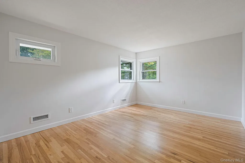 11 Lucille Lane Commack NY 11725