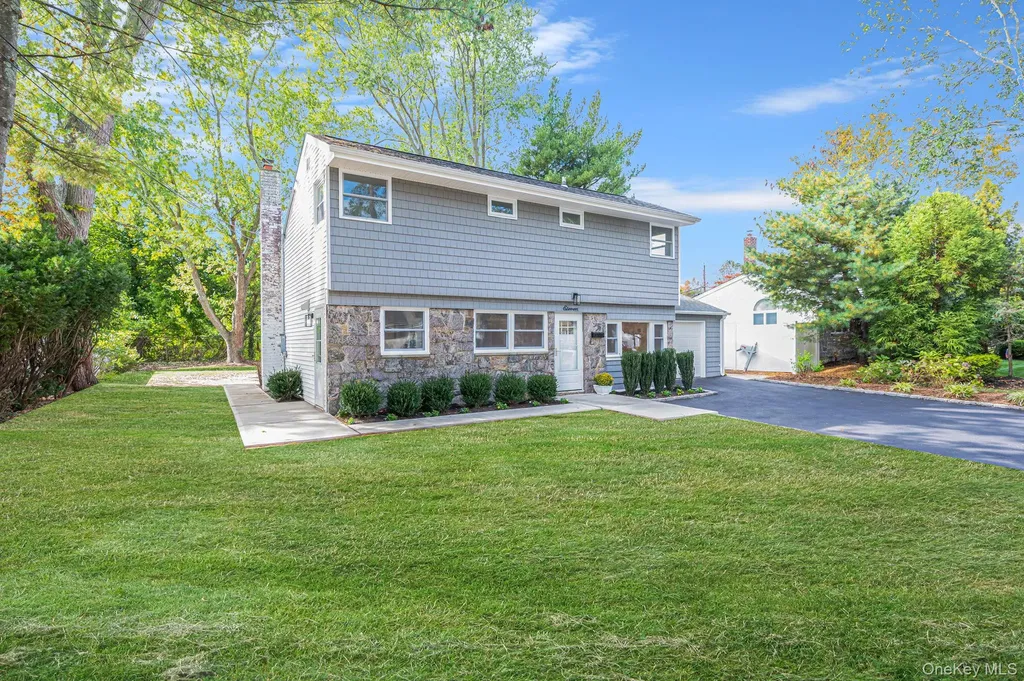 11 Lucille Lane Commack NY 11725