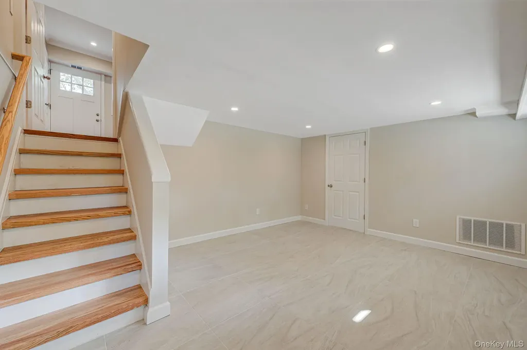 11 Lucille Lane Commack NY 11725