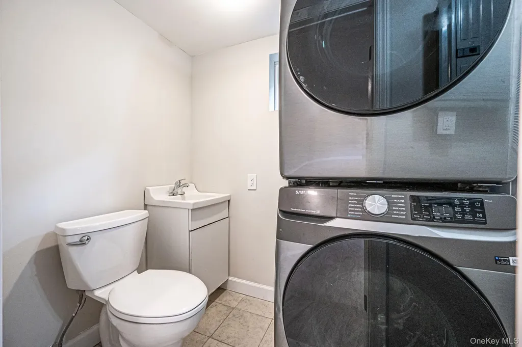 11 Lucille Lane Commack NY 11725