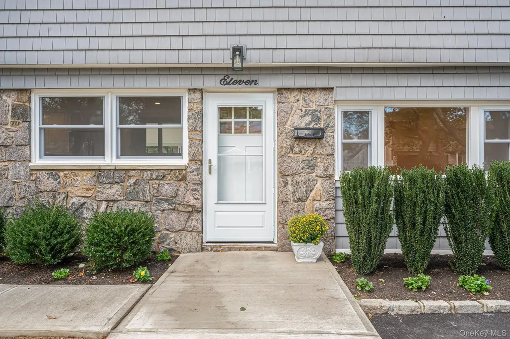 11 Lucille Lane Commack NY 11725