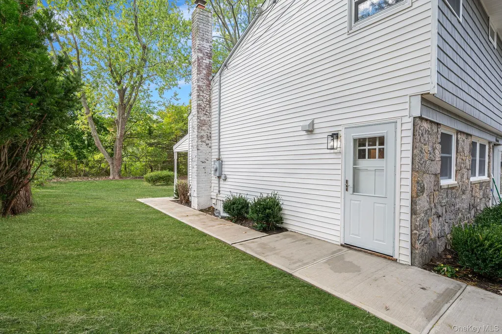 11 Lucille Lane Commack NY 11725