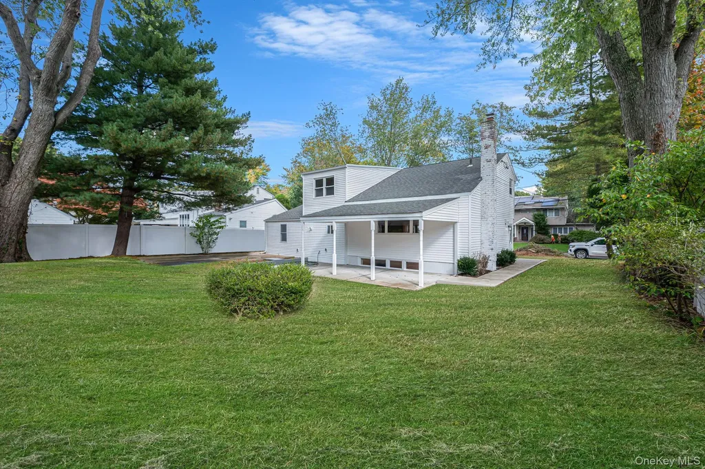 11 Lucille Lane Commack NY 11725