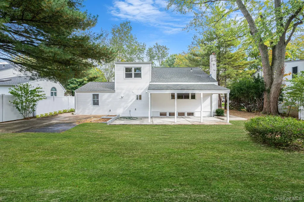 11 Lucille Lane Commack NY 11725