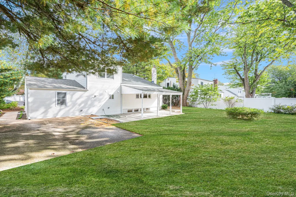 11 Lucille Lane Commack NY 11725