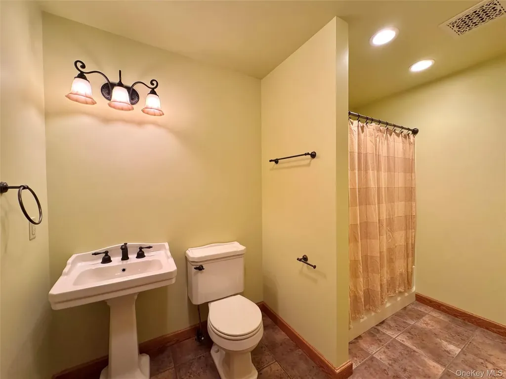 3071 Old Kings Road Catskill NY 12414