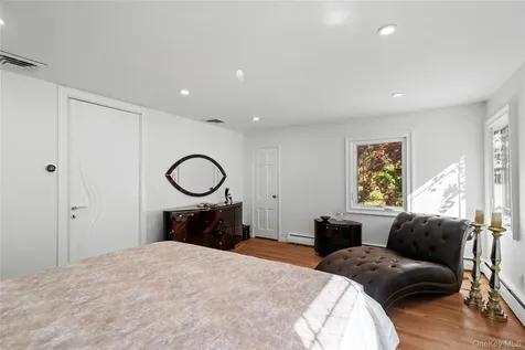897 Ripley Lane Muttontown NY 11771