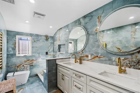 897 Ripley Lane Muttontown NY 11771