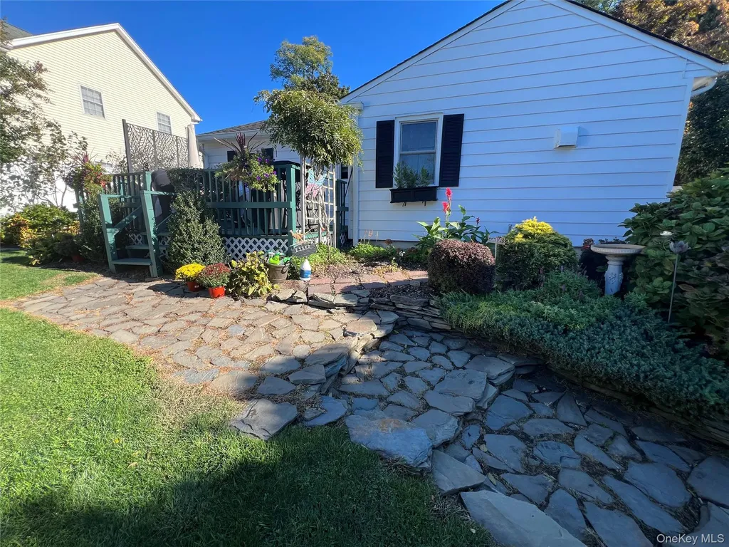 2 Overlook Drive Huntington NY 11743