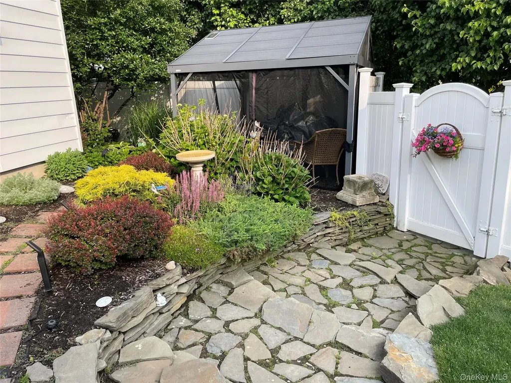 2 Overlook Drive Huntington NY 11743