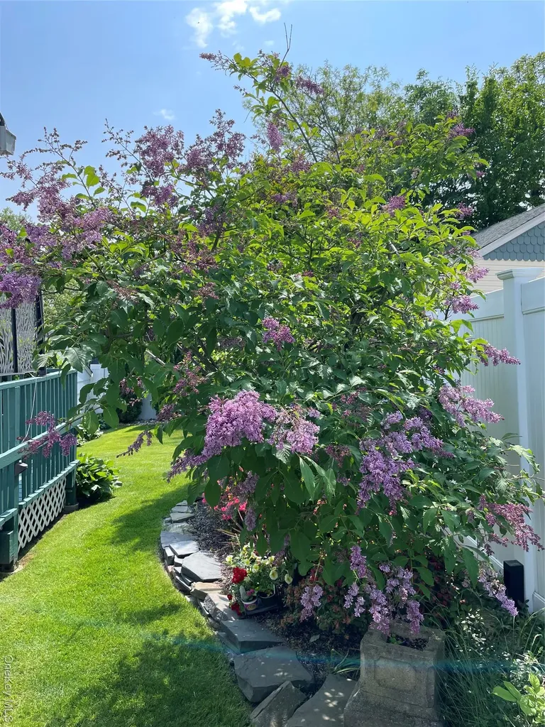 2 Overlook Drive Huntington NY 11743