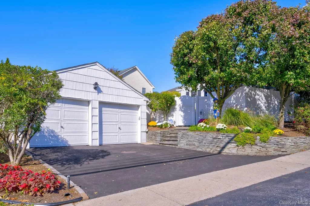 2 Overlook Drive Huntington NY 11743